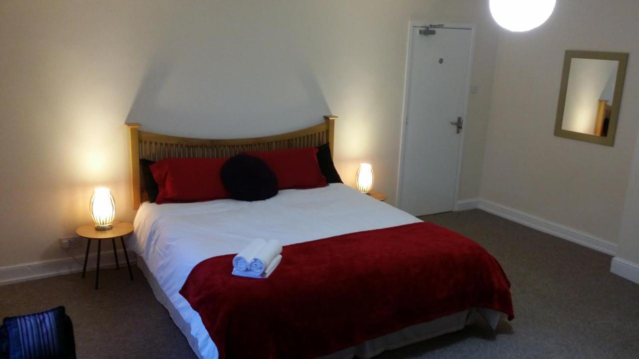Riverbank Guest House Wiggenhall Saint Germans Exterior foto